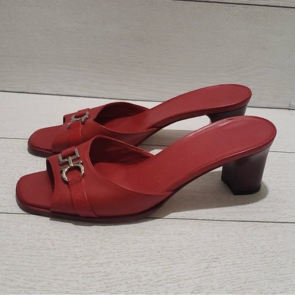 Ferragamo 7C red low heel open toe sandals mules - Picture 5 of 7